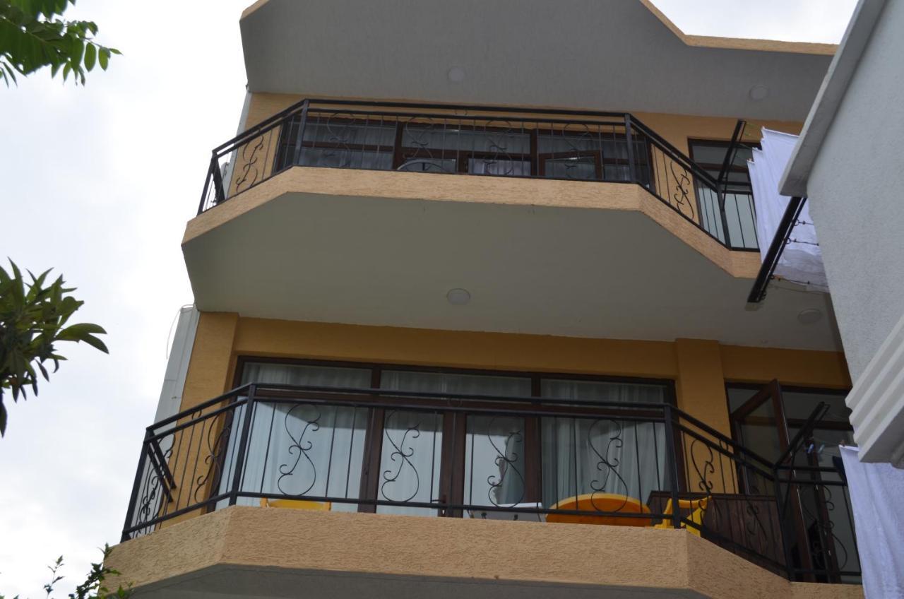 Guest House Madonna Kobuleti Luaran gambar
