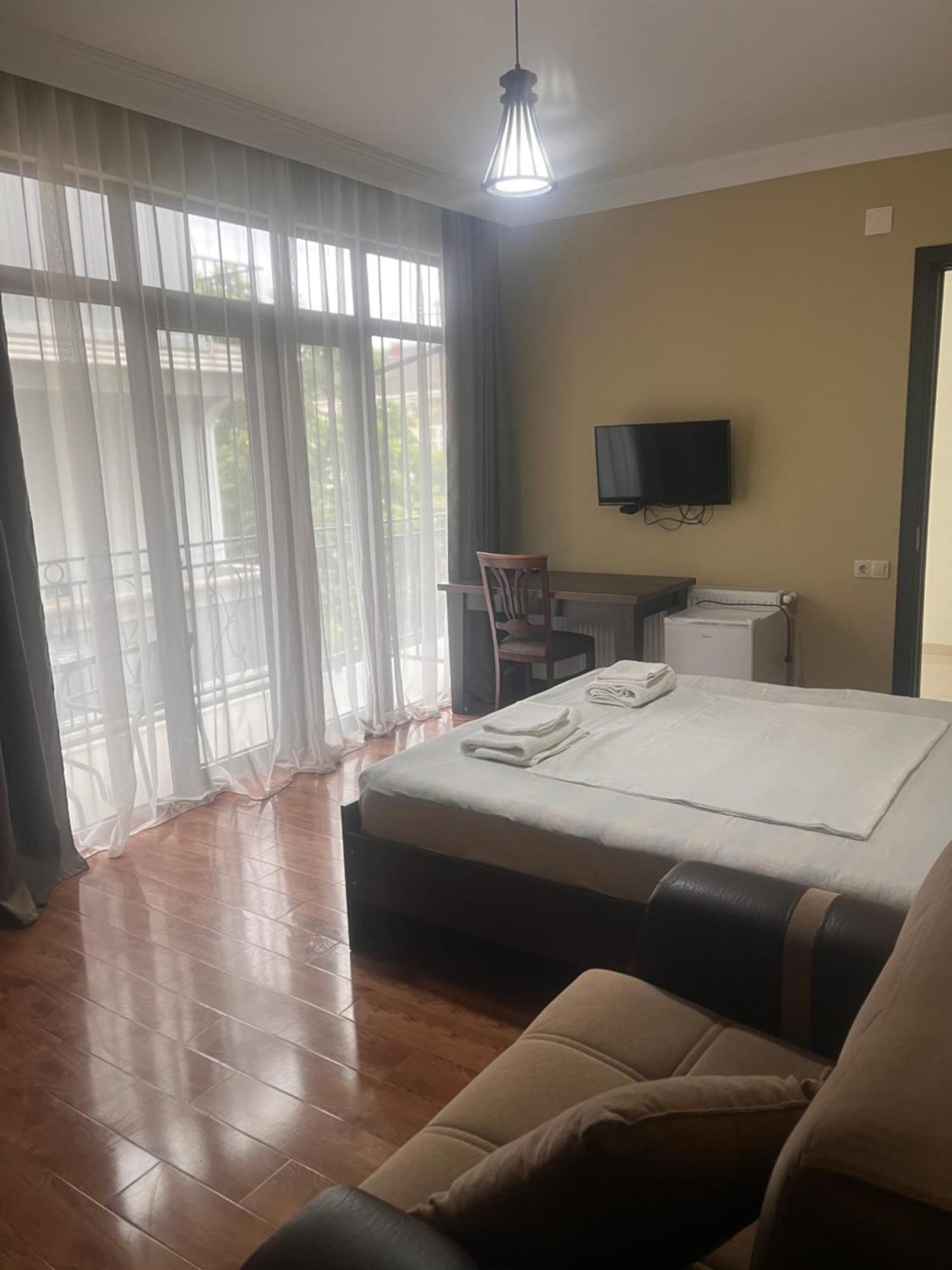 Guest House Madonna Kobuleti Luaran gambar